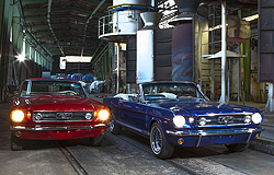 Rotisserie restaurierte Mustangs